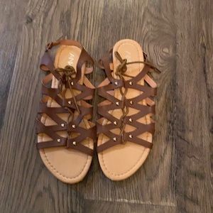 womens gladiator sandals sz 8.5